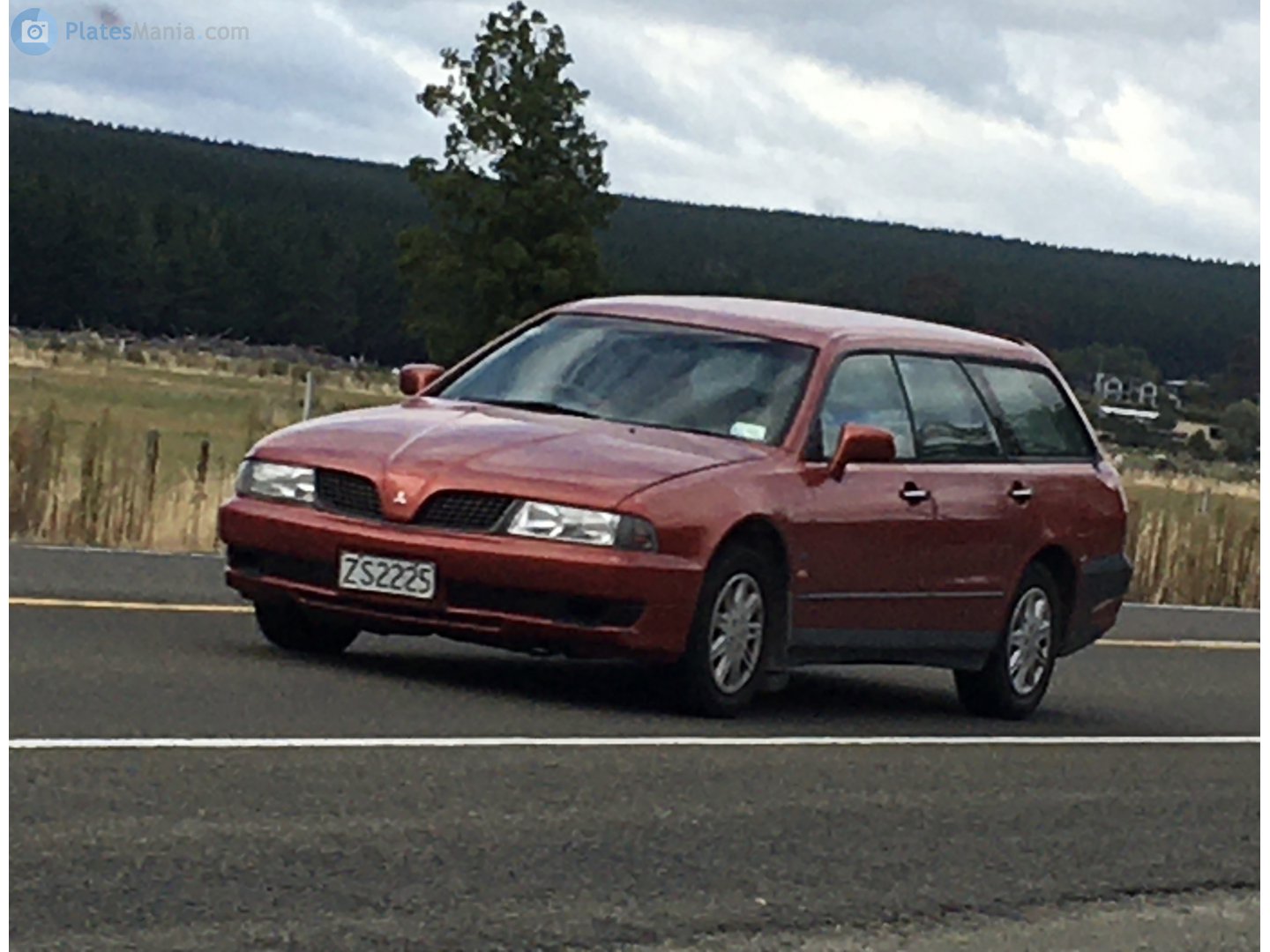 ZS2225, Mitsubishi Diamante 2nd gen Wagon (F3), 1997–2001