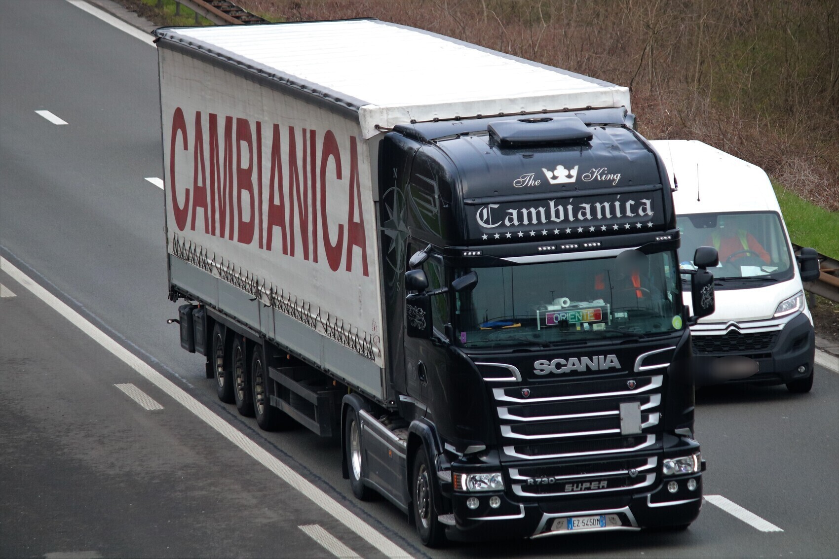 EZ 545 DM, Scania R-Series 