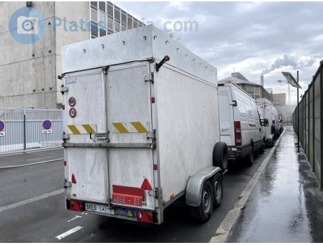 4856-07, Saris Box Trailer