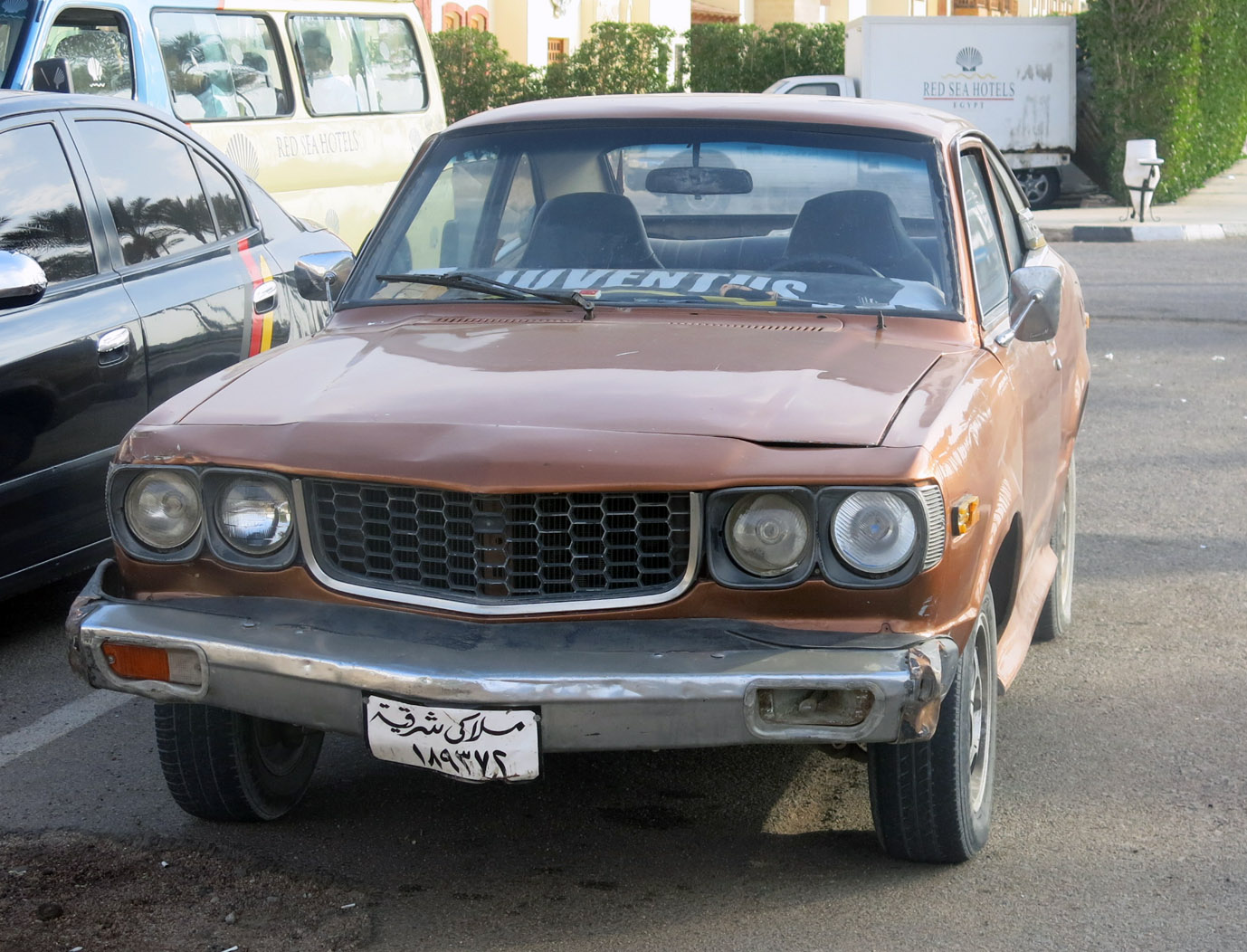 ١٨٩٣٧٢, Mazda 818 1st gen Coupé, 1975–1977