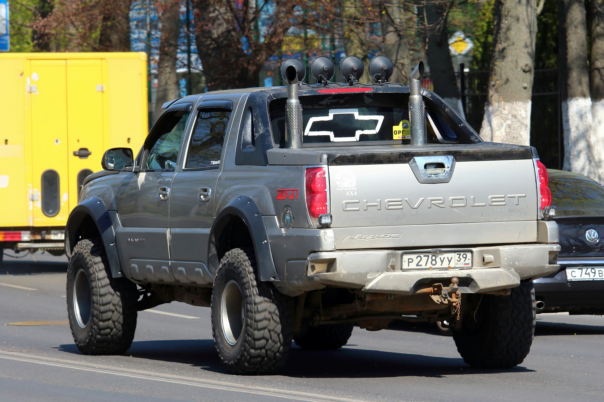 р 278 уу 39, Chevrolet Avalanche 1st gen (GMT805), 2001–2006