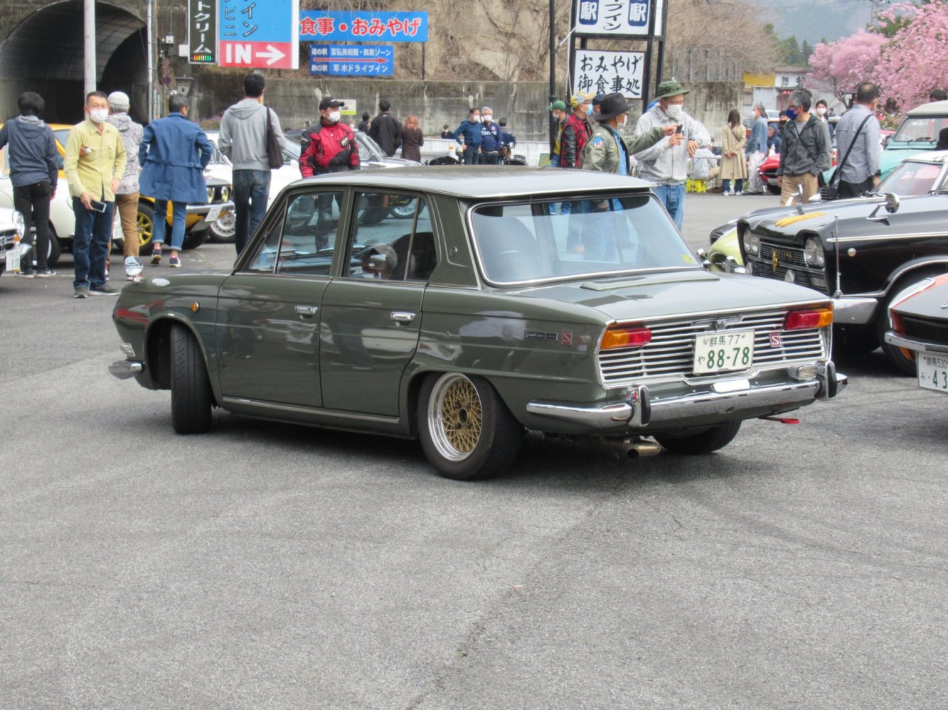 群馬 77 や 8878, Hino Contessa 