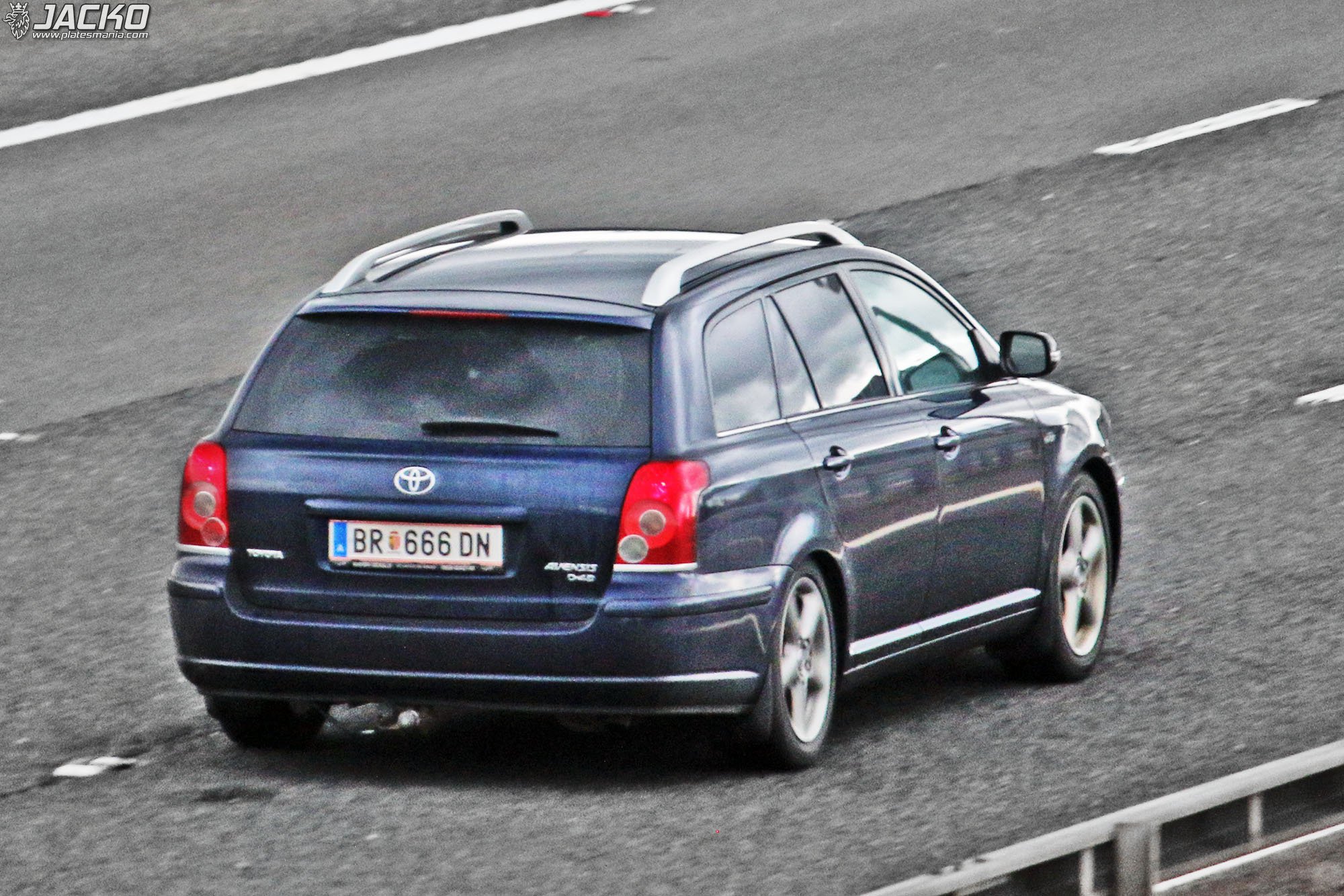 BR 666 DN, Toyota Avensis 2nd gen Wagon (T250), 2003–2009