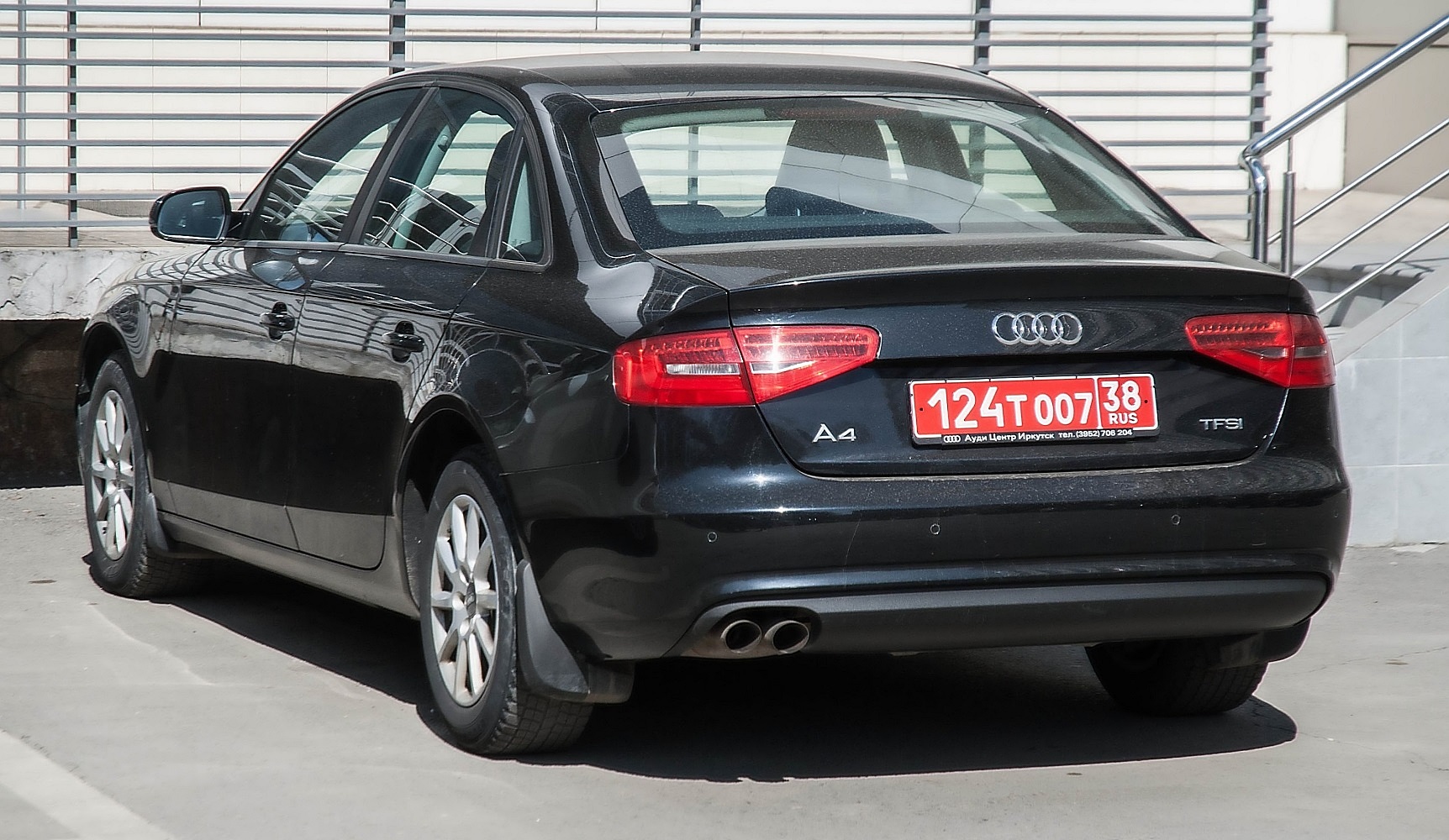 124 T 007 38, Audi A4 