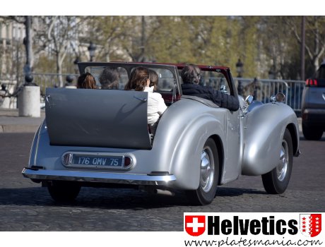 176 QMV 75, Triumph 2000