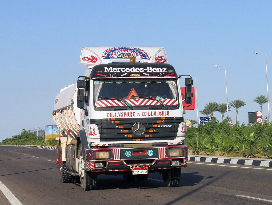 ٩٥٧٢ سأد, Mercedes-Benz SK-Series 1st gen, 1989–1998