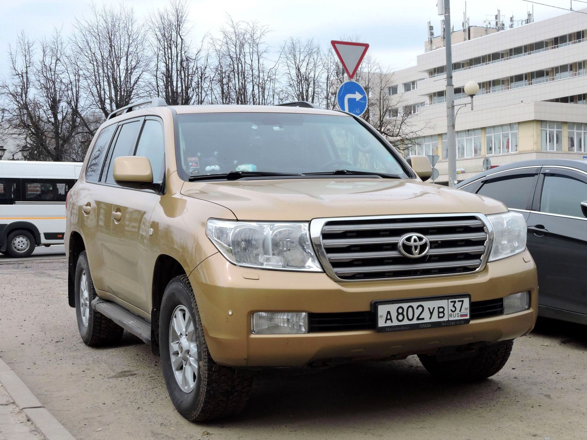 а 802 ув 37, Toyota Land Cruiser 200 (J200), 2007–2011