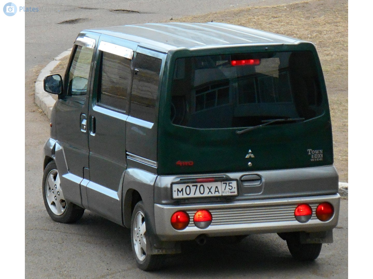 м 070 ха 75, Mitsubishi Town Box 