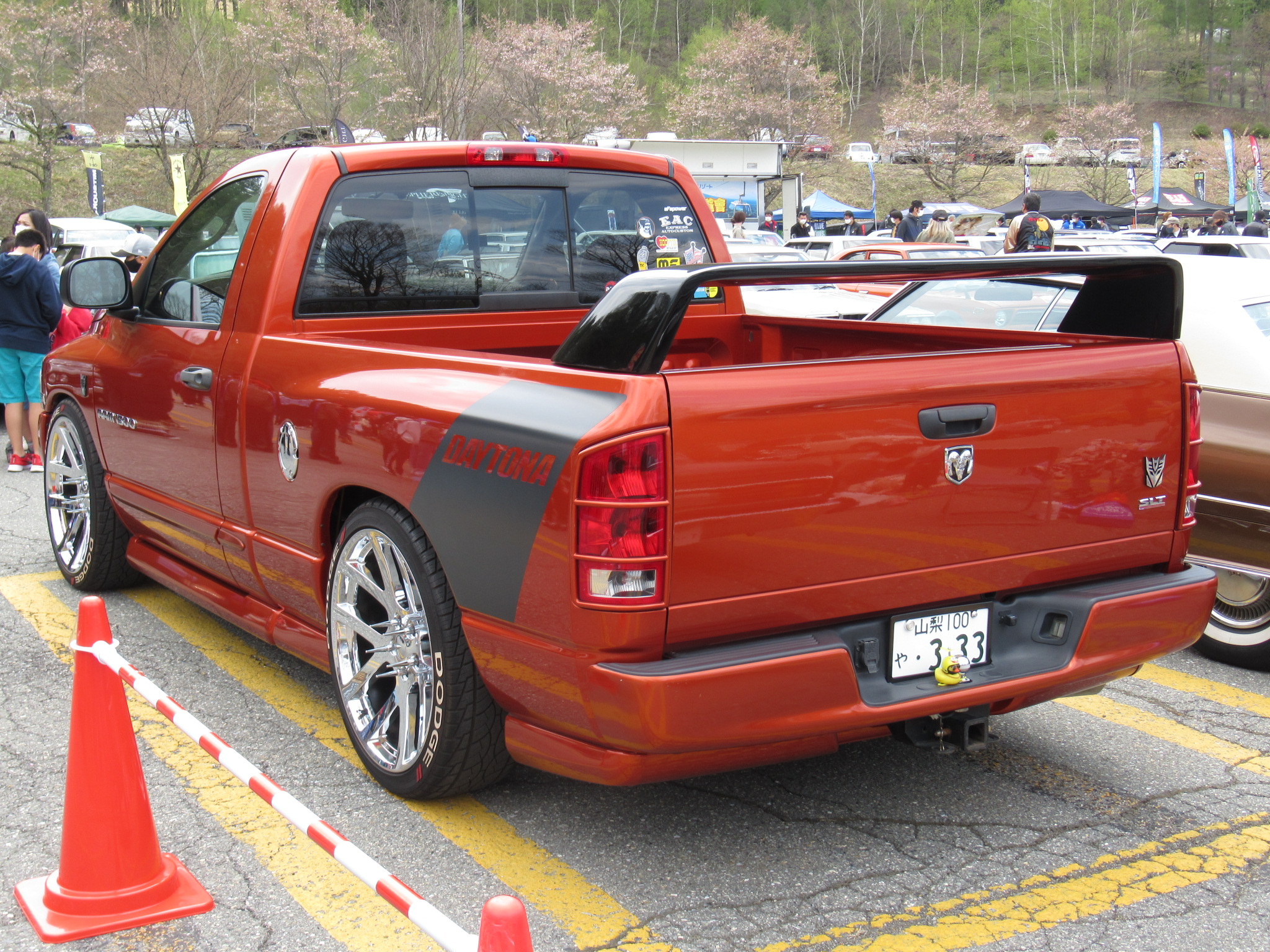 山梨 100 や 333, Dodge Ram 3rd gen (DR/DH/D1/DC/DM), 2001–2009
