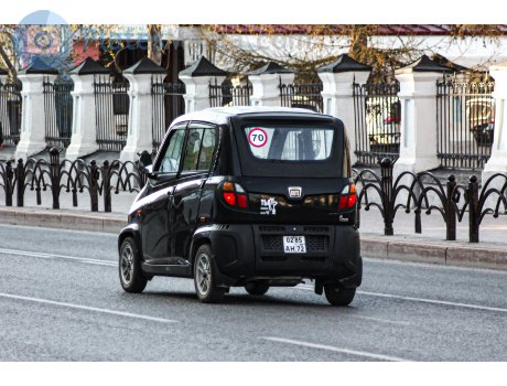 0285 ан 72, Bajaj Qute