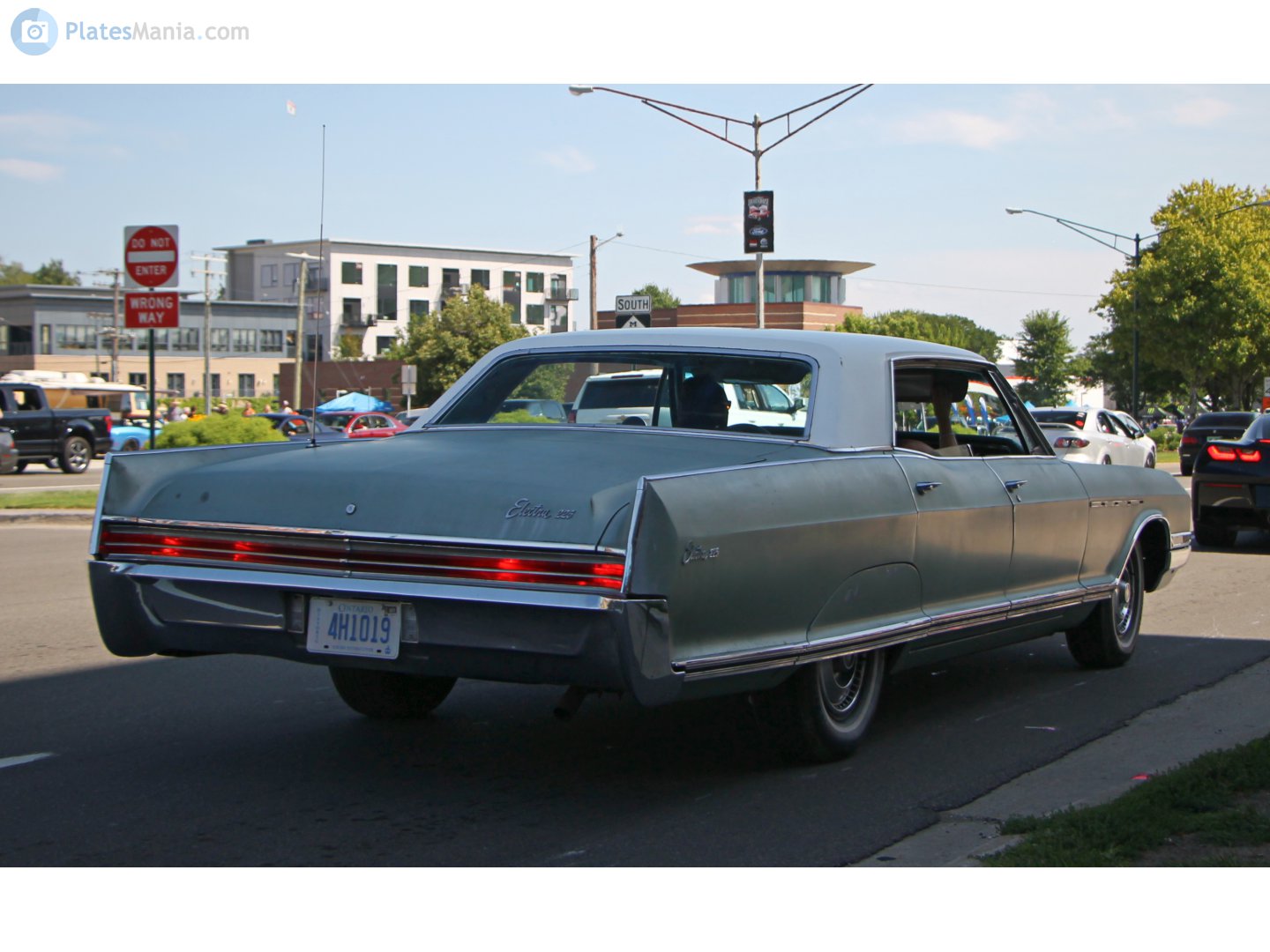 4H1019, Buick Electra 3rd gen 1966 225 4-door Hardtop (48239/48439; C-body), 1st facelift, 1965–1966