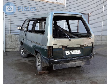 х361рн22, Nissan Vanette Largo