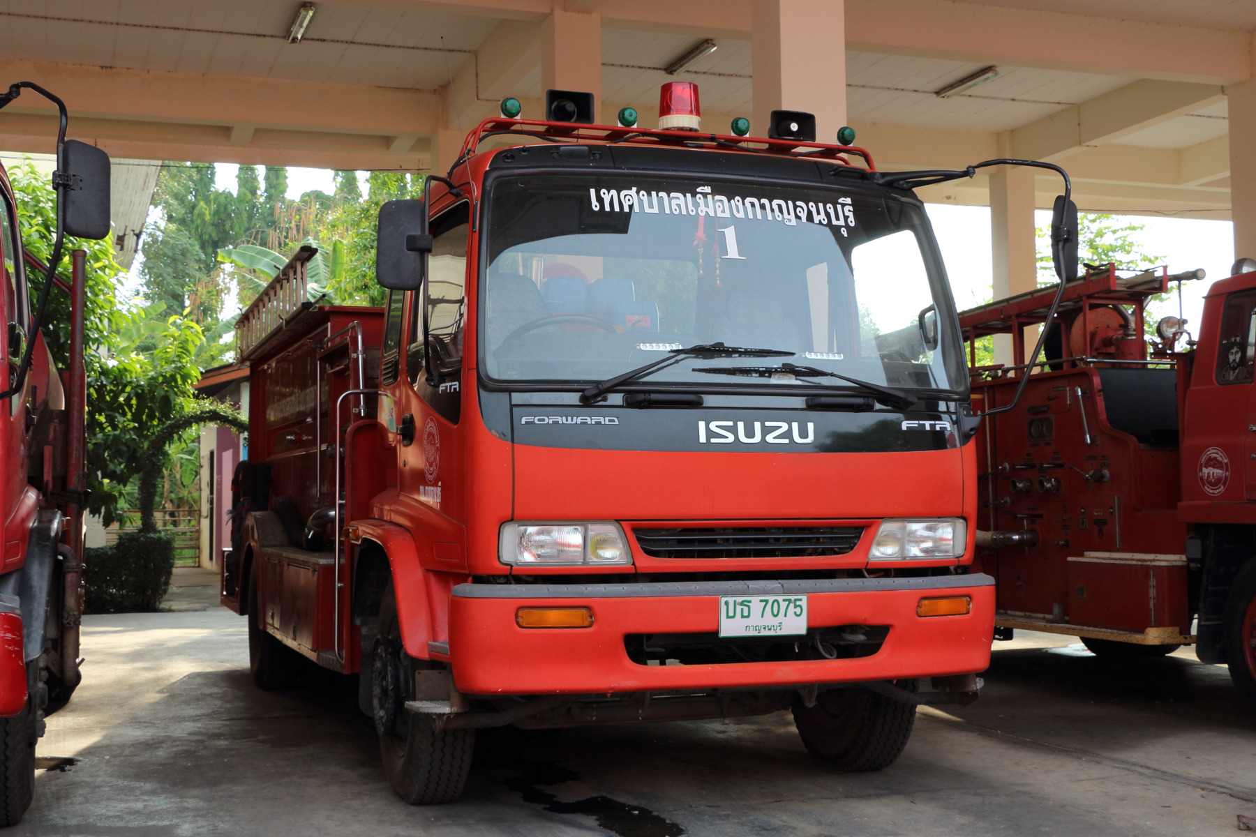 บธ 7075, Isuzu F-Series 