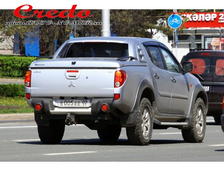 е005ее02, Mitsubishi L200