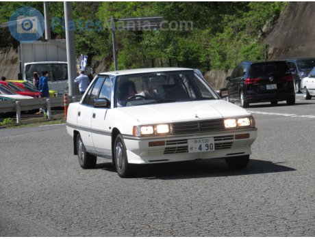 所沢 530 せ 490, Mitsubishi Eterna