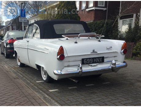 699 HNX, Ford Consul