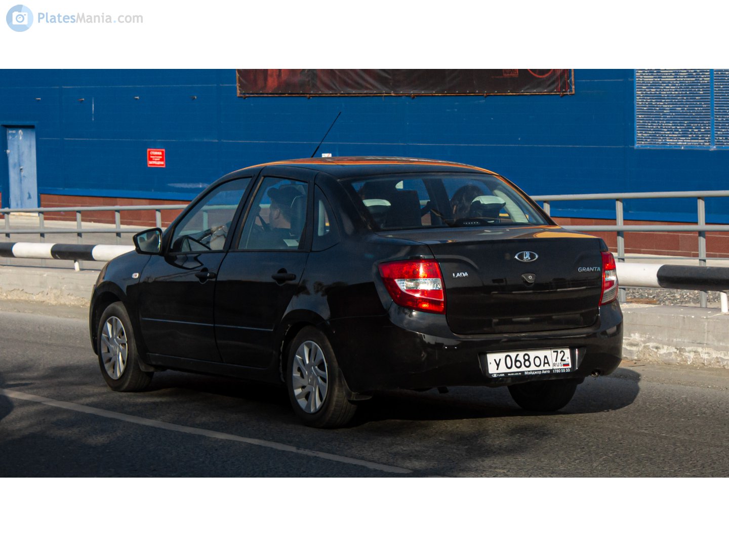 у 068 оа 72, Lada (VAZ) 2190 Granta 