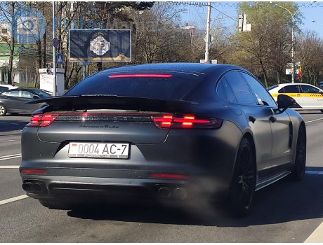 0004 AC-7, Porsche Panamera