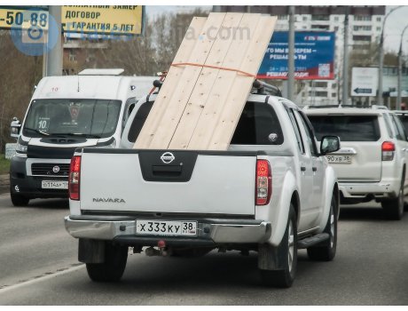 х333ку38, Nissan Navara