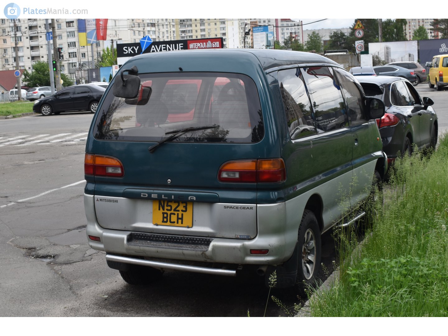 N523BCH, Mitsubishi Delica 4th gen Space Gear, 1994­–2007