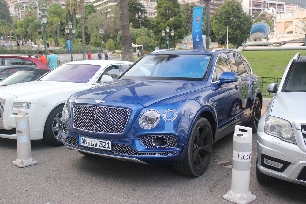 AN LV 321, Bentley Bentayga 1st gen (PL71), 2016–2020