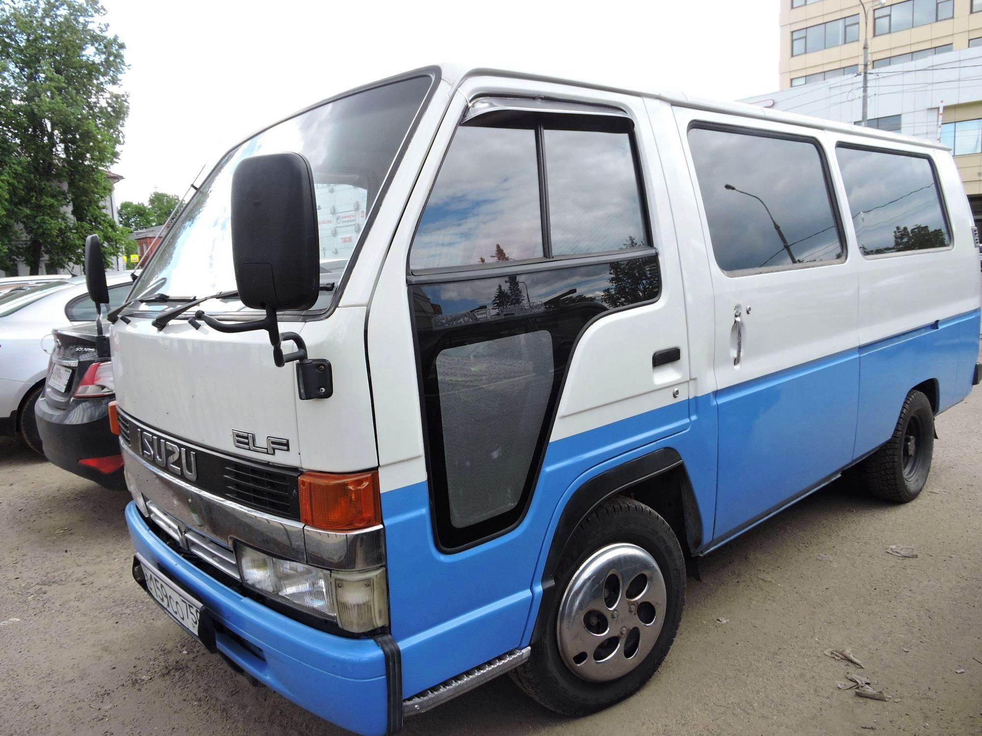 с 159 со 750, Isuzu Elf 4th gen Route Van (WKR), 1991–2002