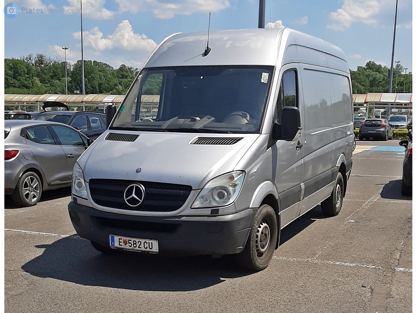 E 582 CU, Mercedes-Benz Sprinter 2nd gen (W906), 2006–2013