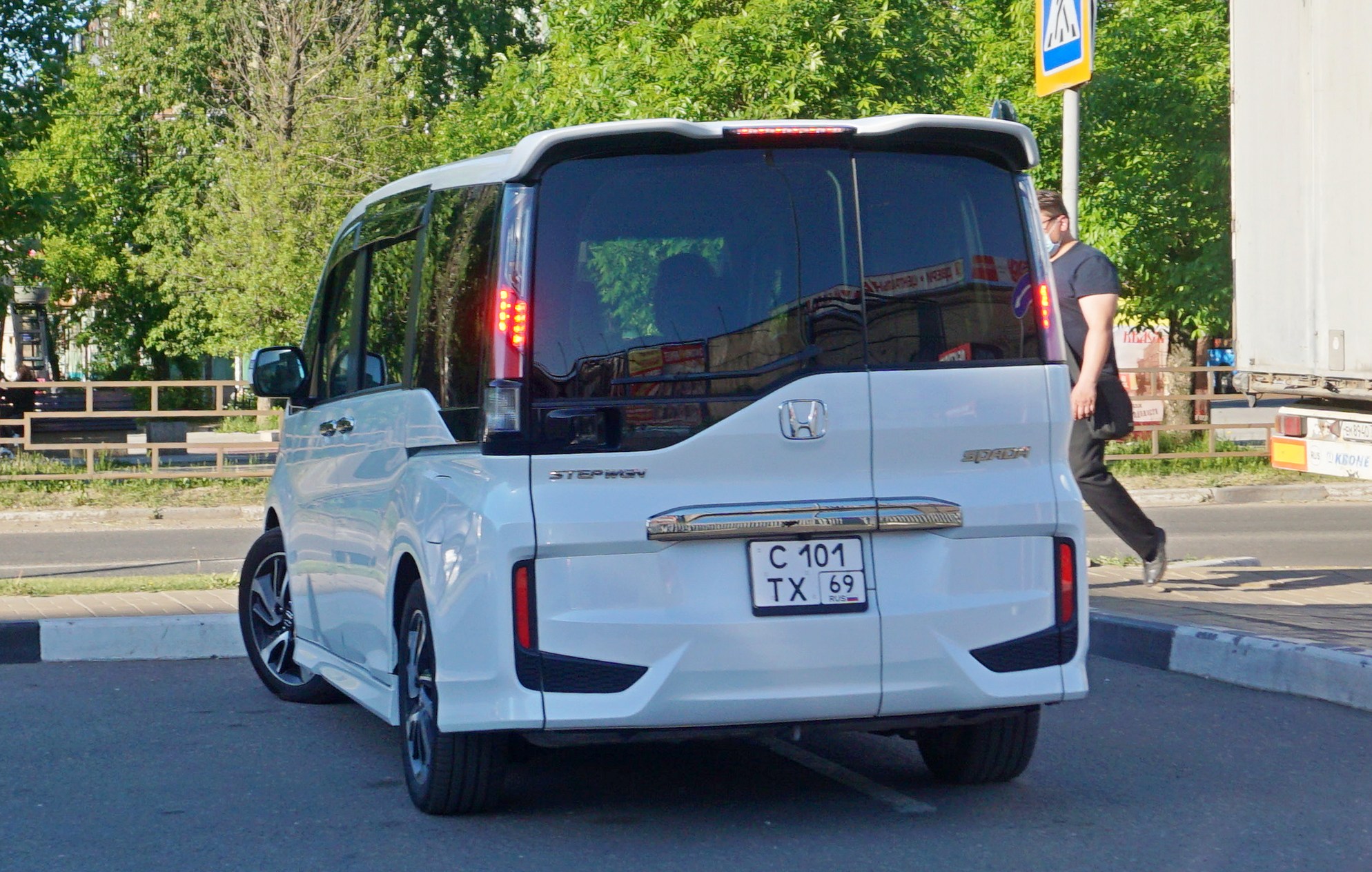с 101 тх 69, Honda Stepwgn 5th gen Spada (RP1–5), 2015–2022