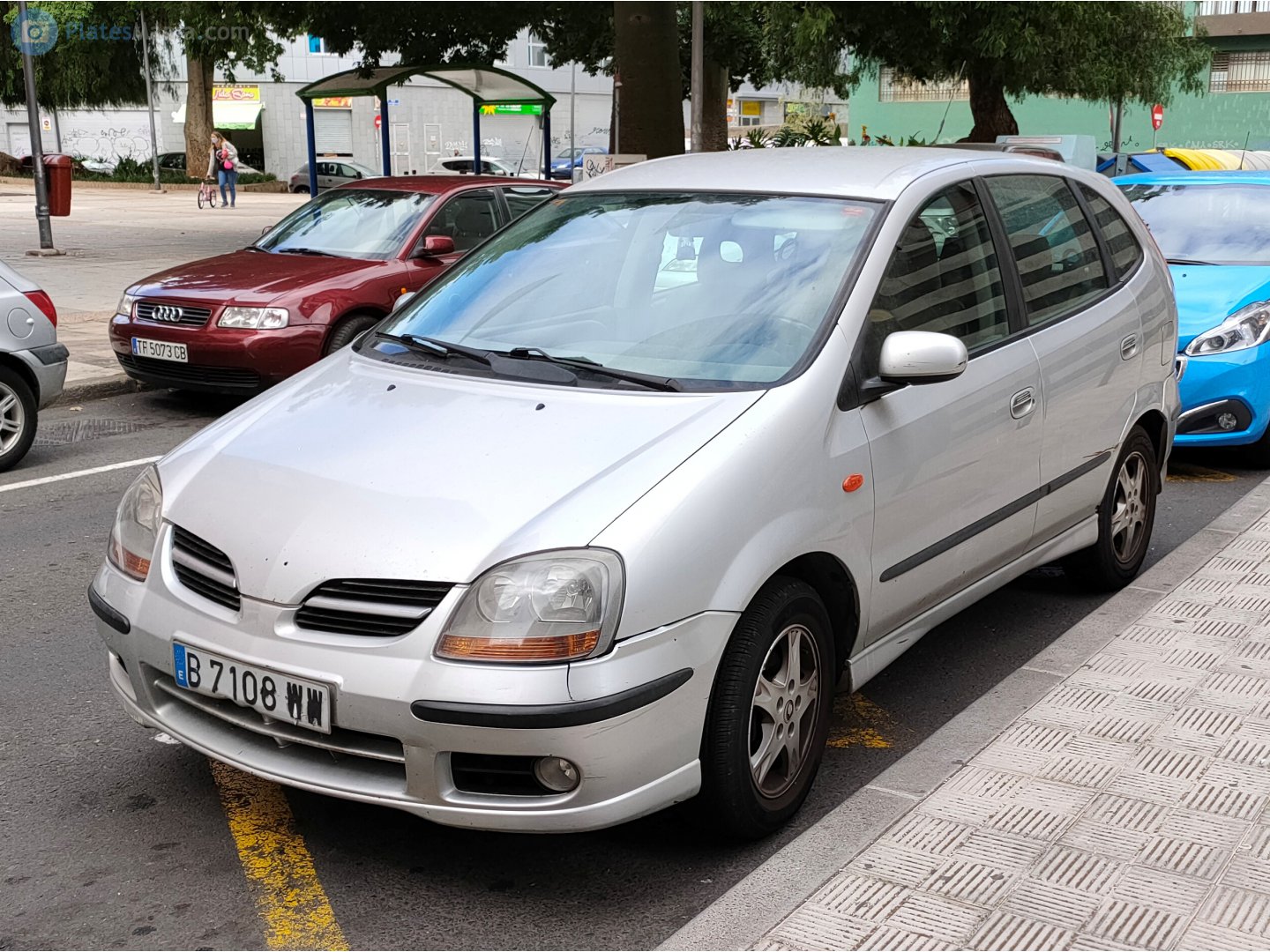 B 7108 WW, Nissan Almera Tino 1st gen (V10), 2000–2006