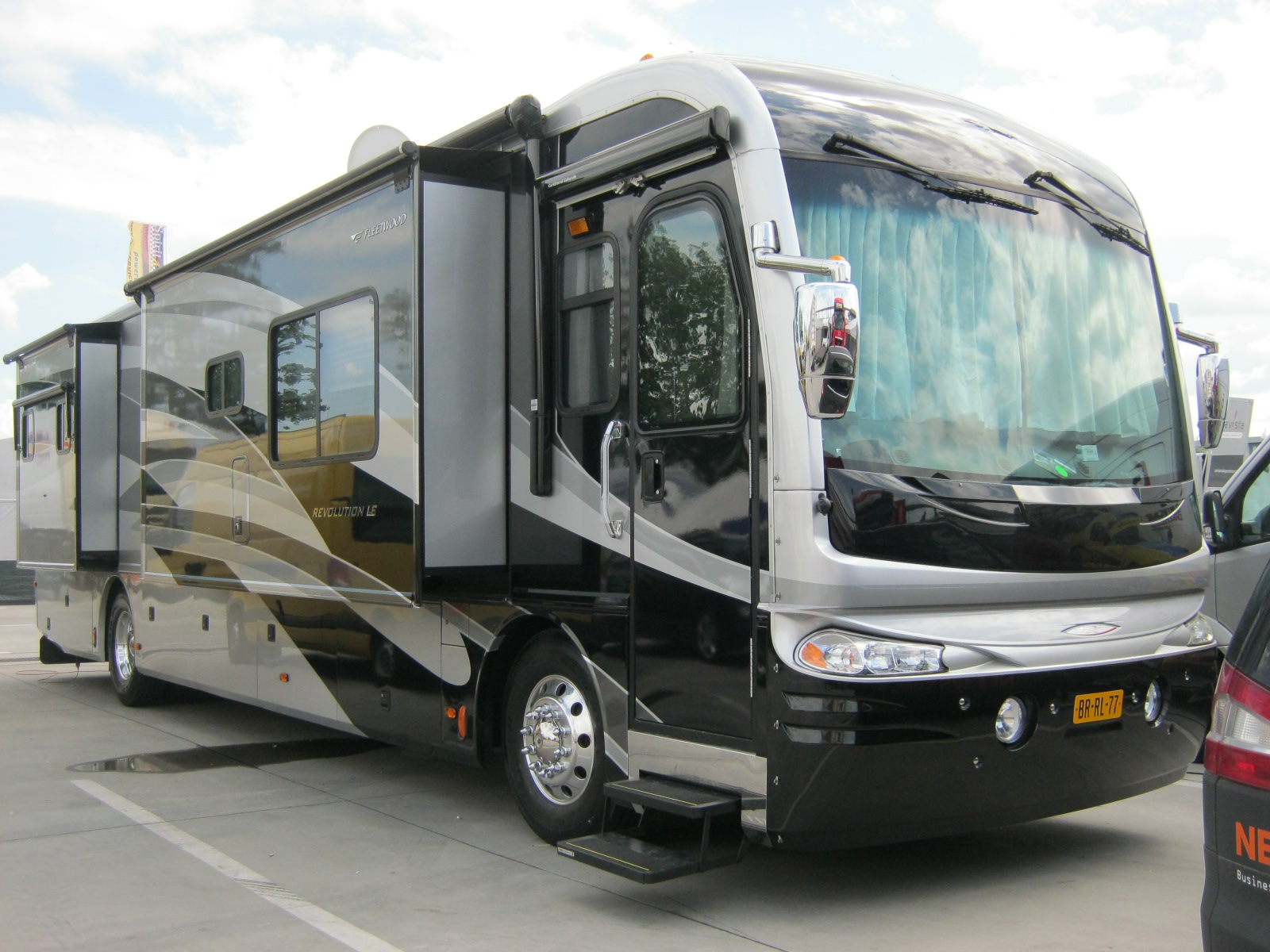 BR-RL-77, Fleetwood Revolution 