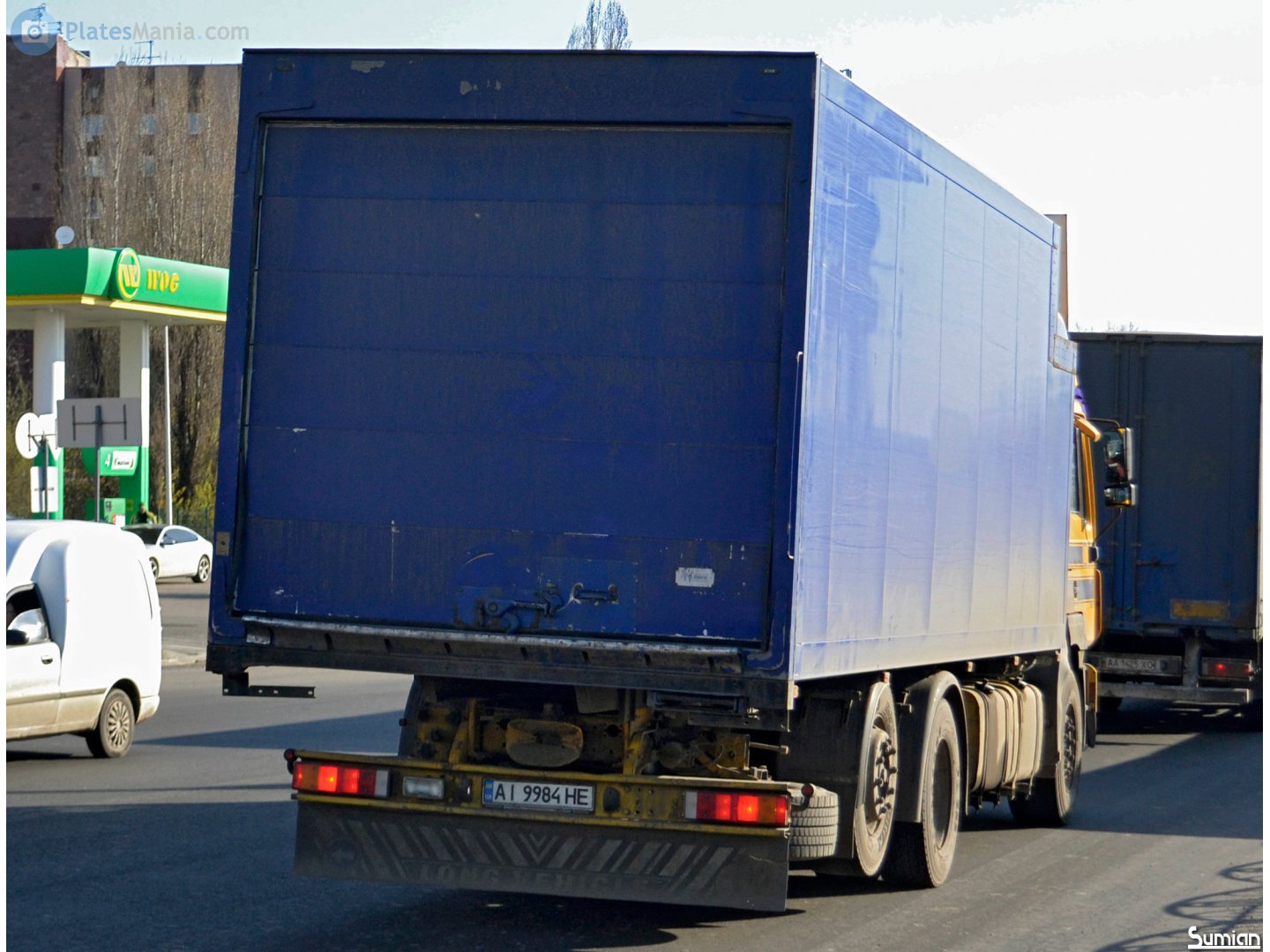 AI 9984 HE, MAN F2000 