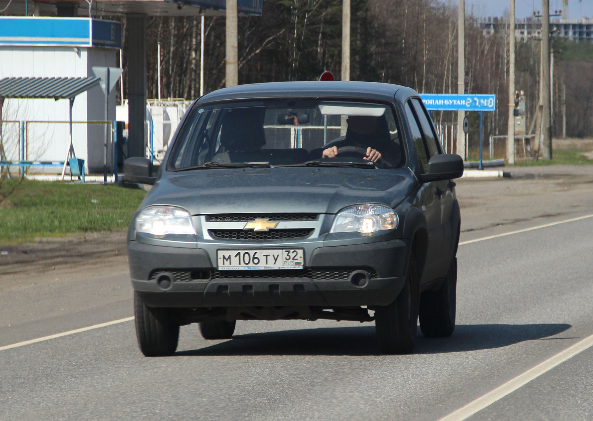 м 106 ту 32, Chevrolet 2123 Niva 