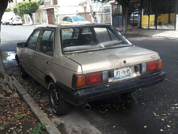 JFL-76-85, Nissan Tsuru 1st gen 4-door Sedan (B11; MX-market), 1984–1987