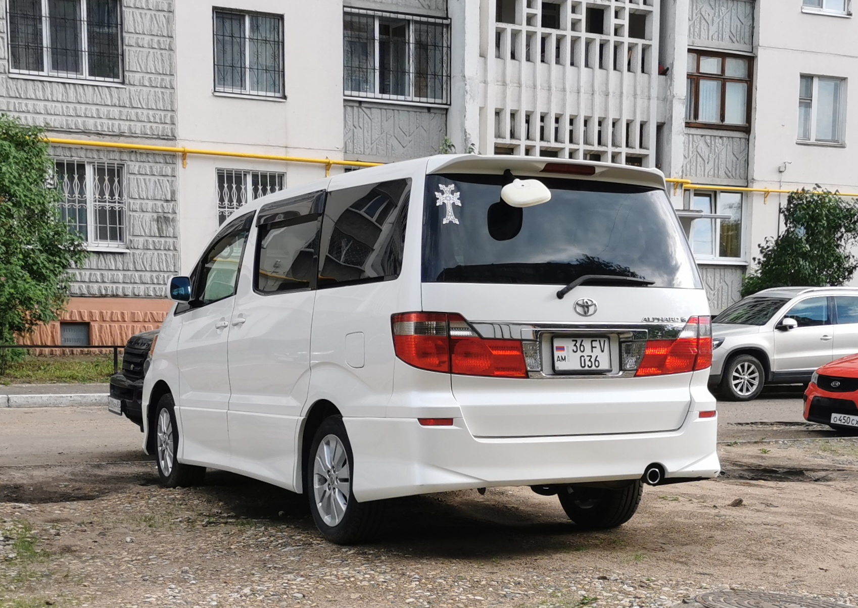 36 FV 036, Toyota Alphard 1st gen (G/V) (AH10), 2002–2008