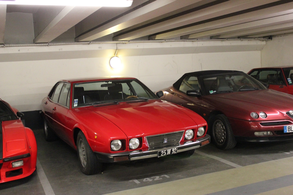 25 W 92, De Tomaso Deauville 