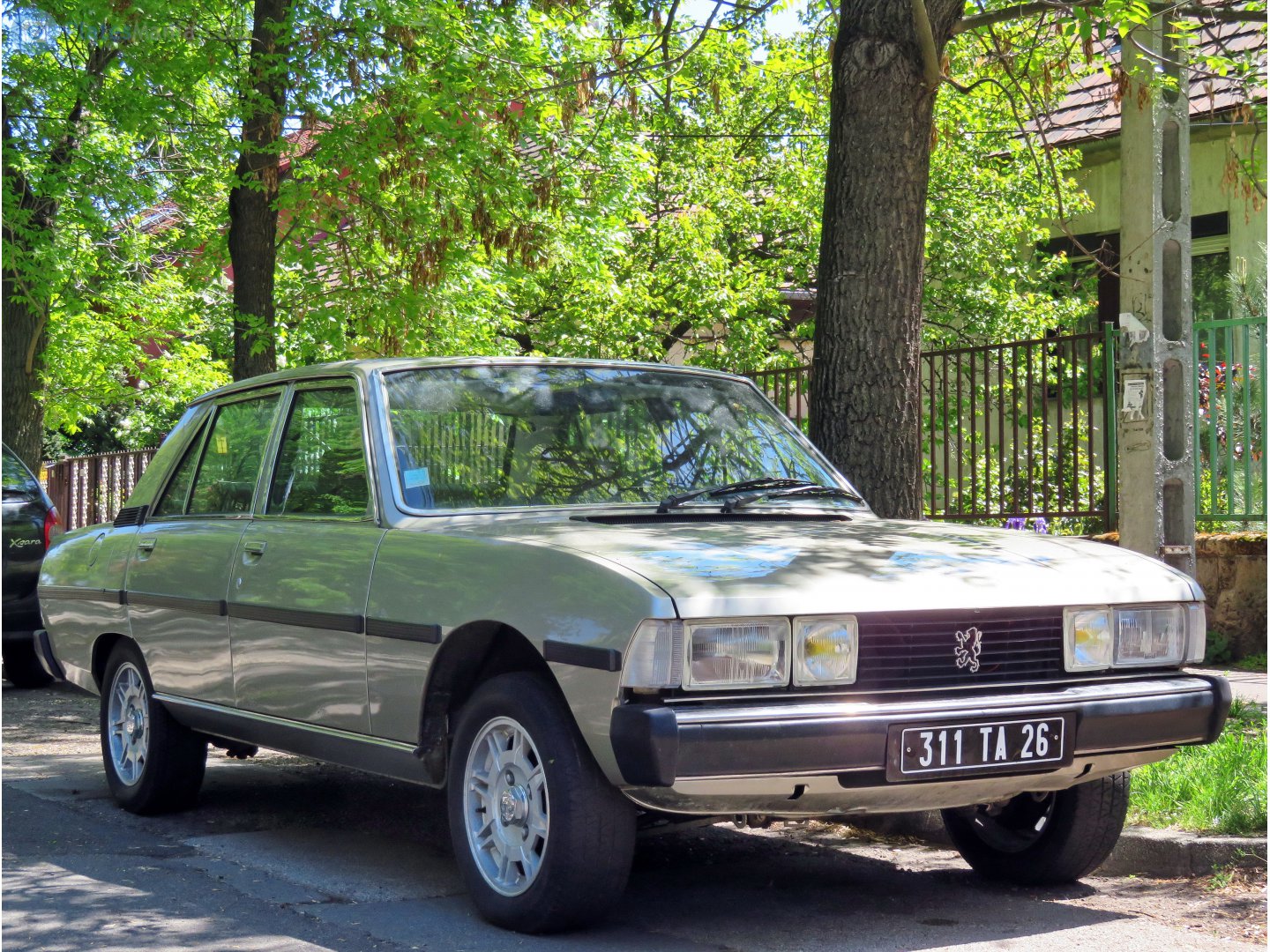 311 TA 26, Peugeot 604 Sedan, 1975–1985
