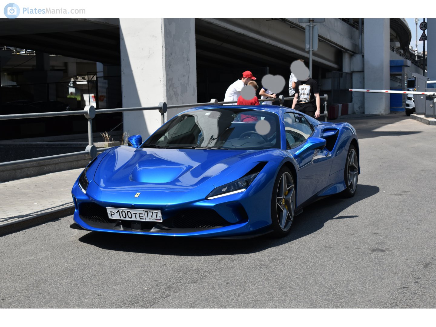 р 100 те 777, Ferrari F8 Spider (F142M), 2019–2023