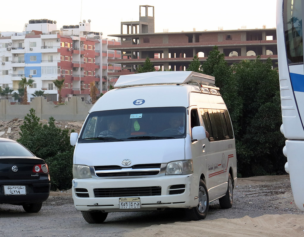 ٢٥٦ جمف, Toyota HiAce 