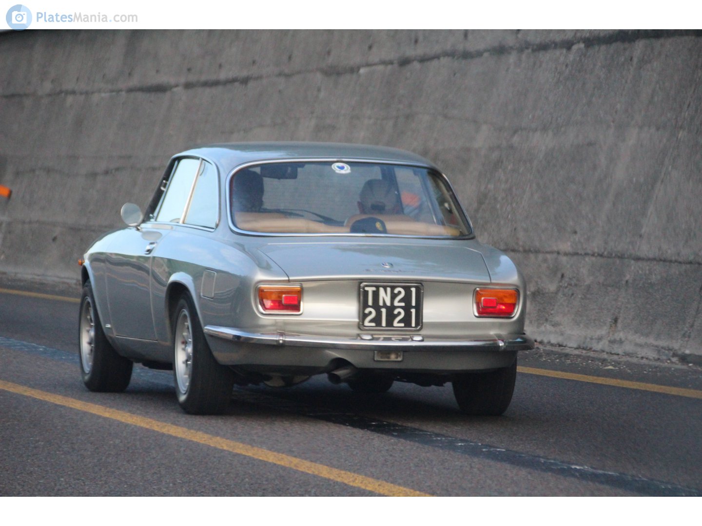 TN 212121, Alfa Romeo Junior GT/GTA 1300, 1966–1972
