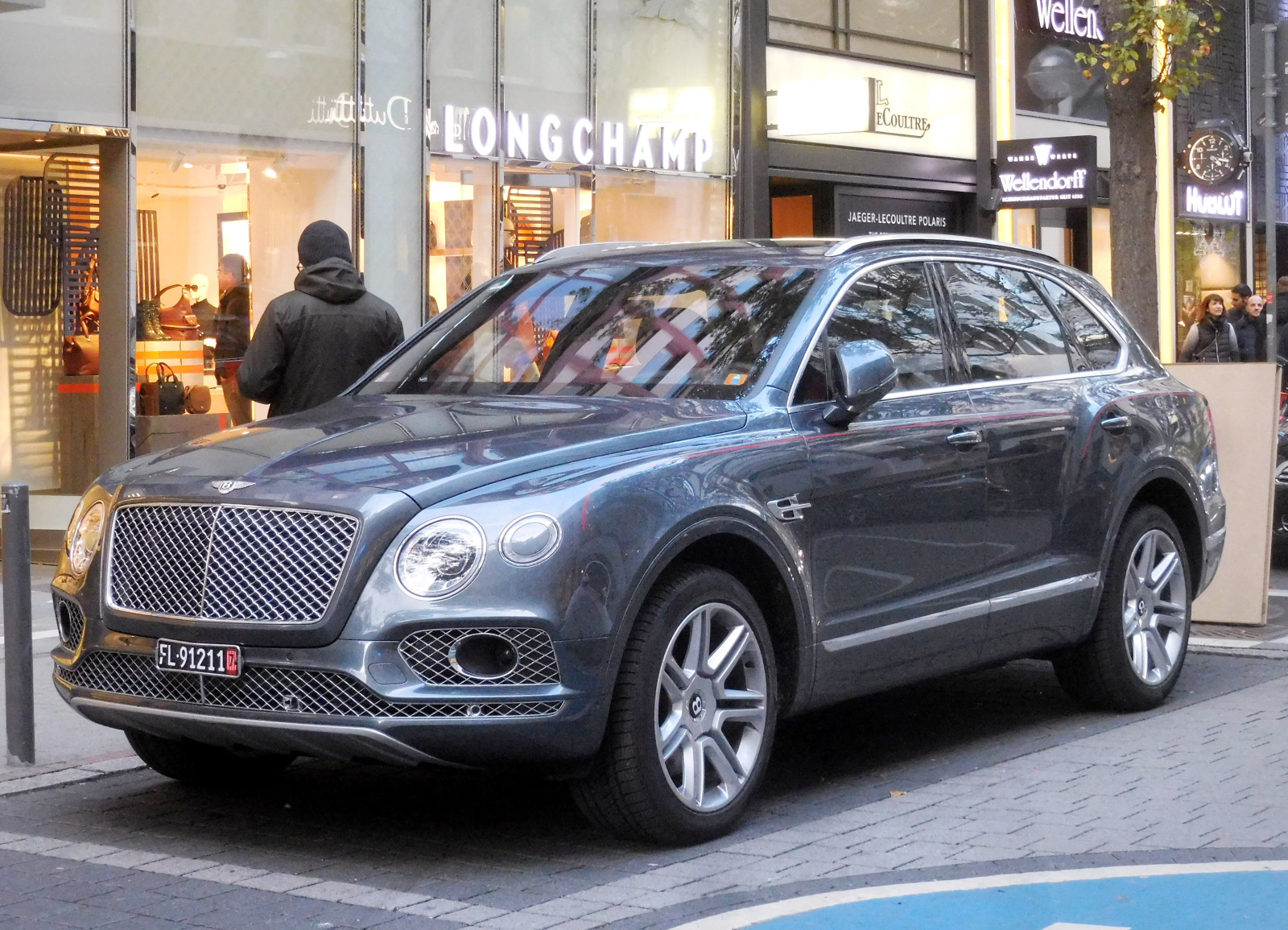 FL 91211, Bentley Bentayga 1st gen (PL71), 2016–2020