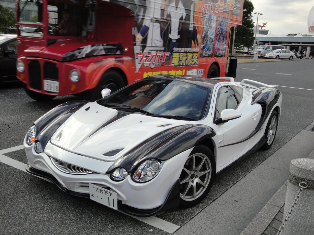 大宮 390 ぬ 11, Mitsuoka Orochi 