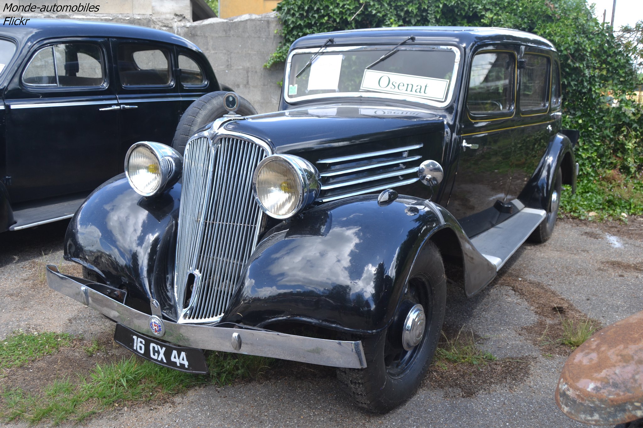 16 CX 44, Renault Vivaquatre 