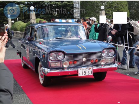 つくば 530 と 1963, Nissan Cedric