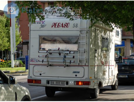 BA 888 NB, Caravans International Pegaso