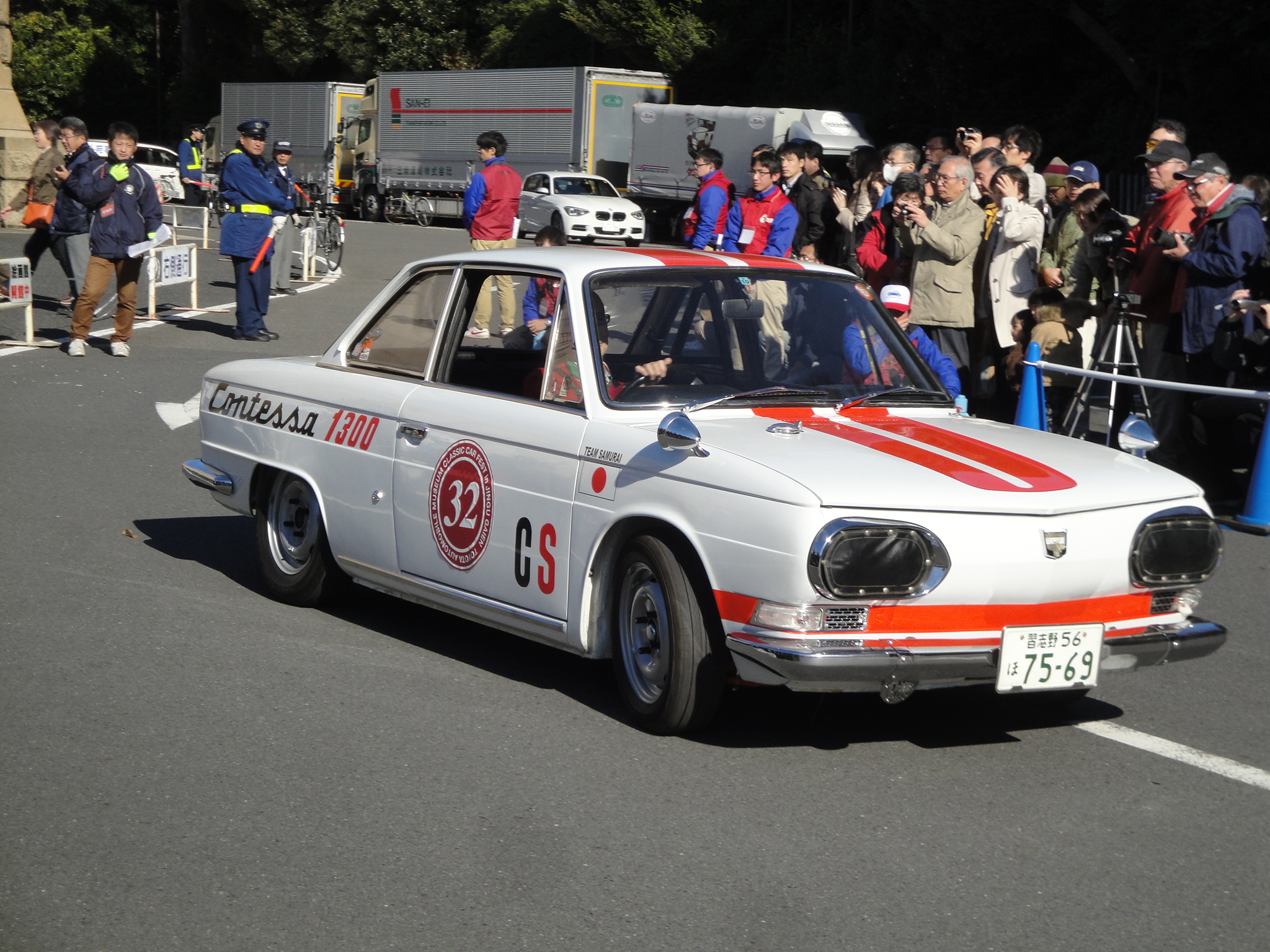 習志野 56 ほ 7569, Hino Contessa 