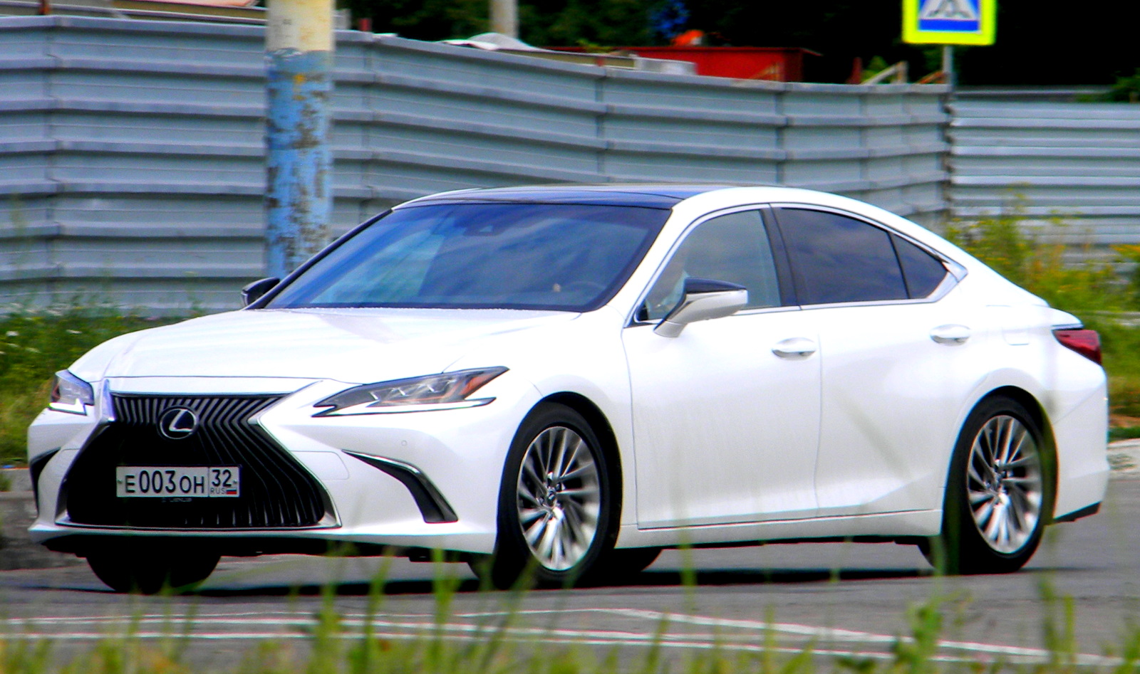 е 003 он 32, Lexus ES 