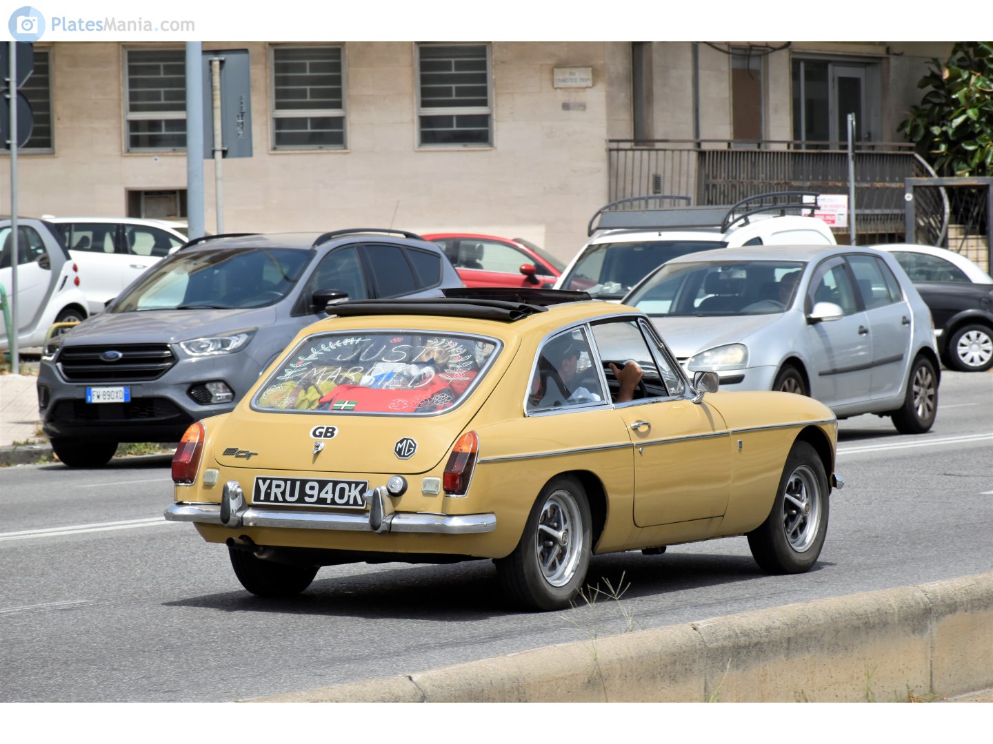 YRU940K, MG B 1st gen GT Coupé, 1965–1980