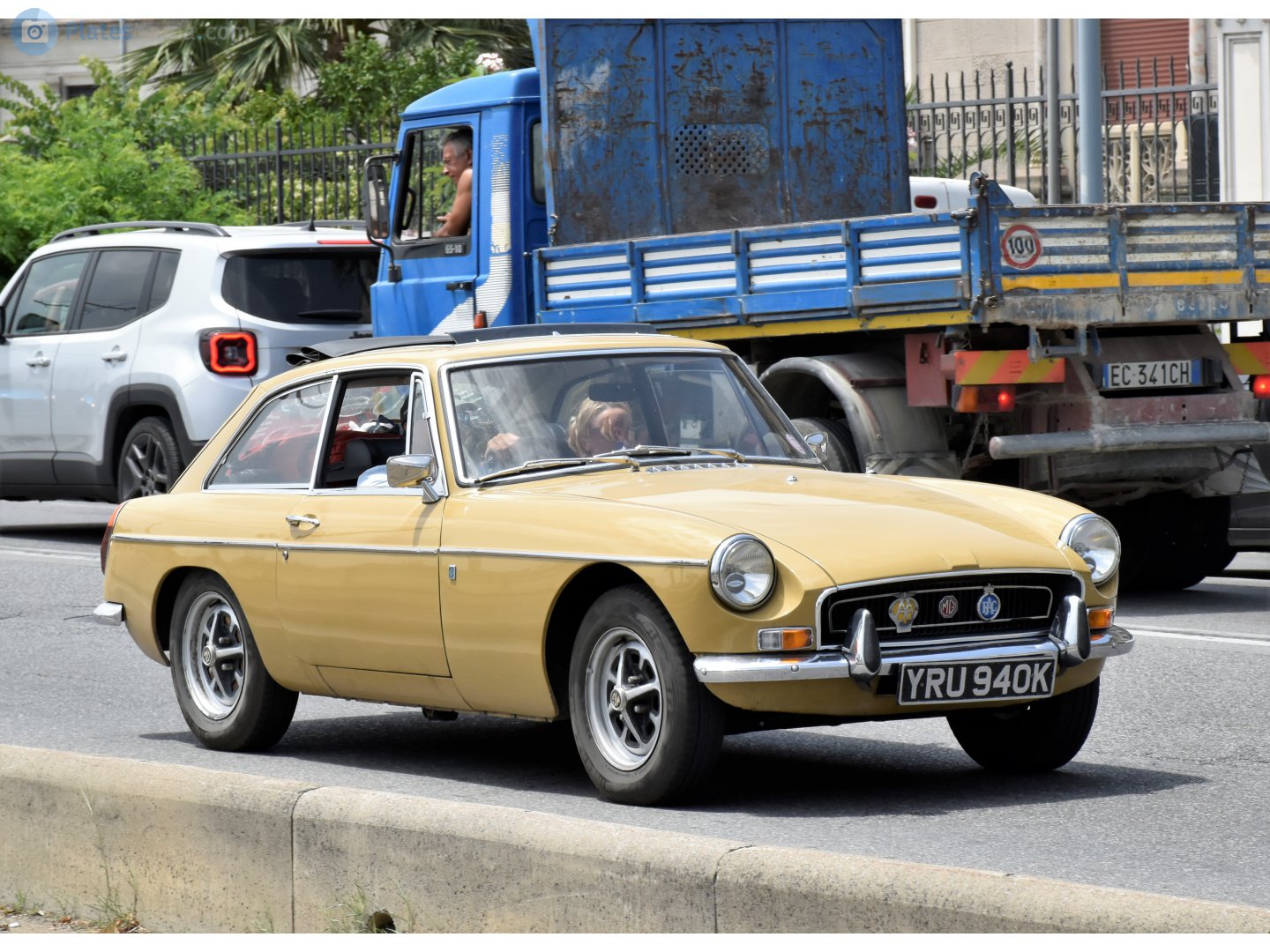 YRU940K, MG B 1st gen GT Coupé, 1965–1980
