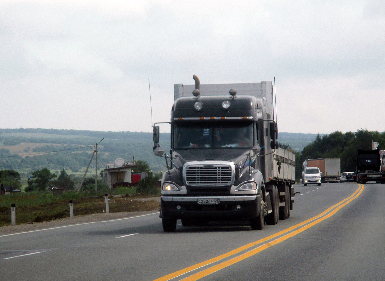 с 250 ор 125, Freightliner Columbia 