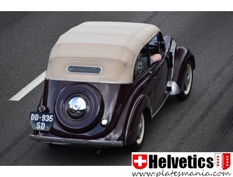 DD-935-SD, Renault Juvaquatre